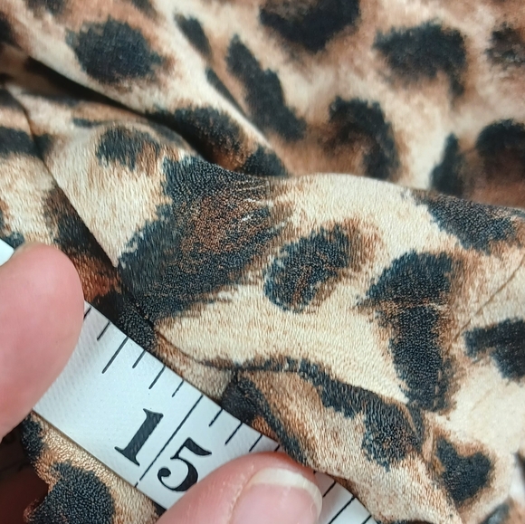 Entro Leopard Hi Rise Shorts - Picture 2 of 6